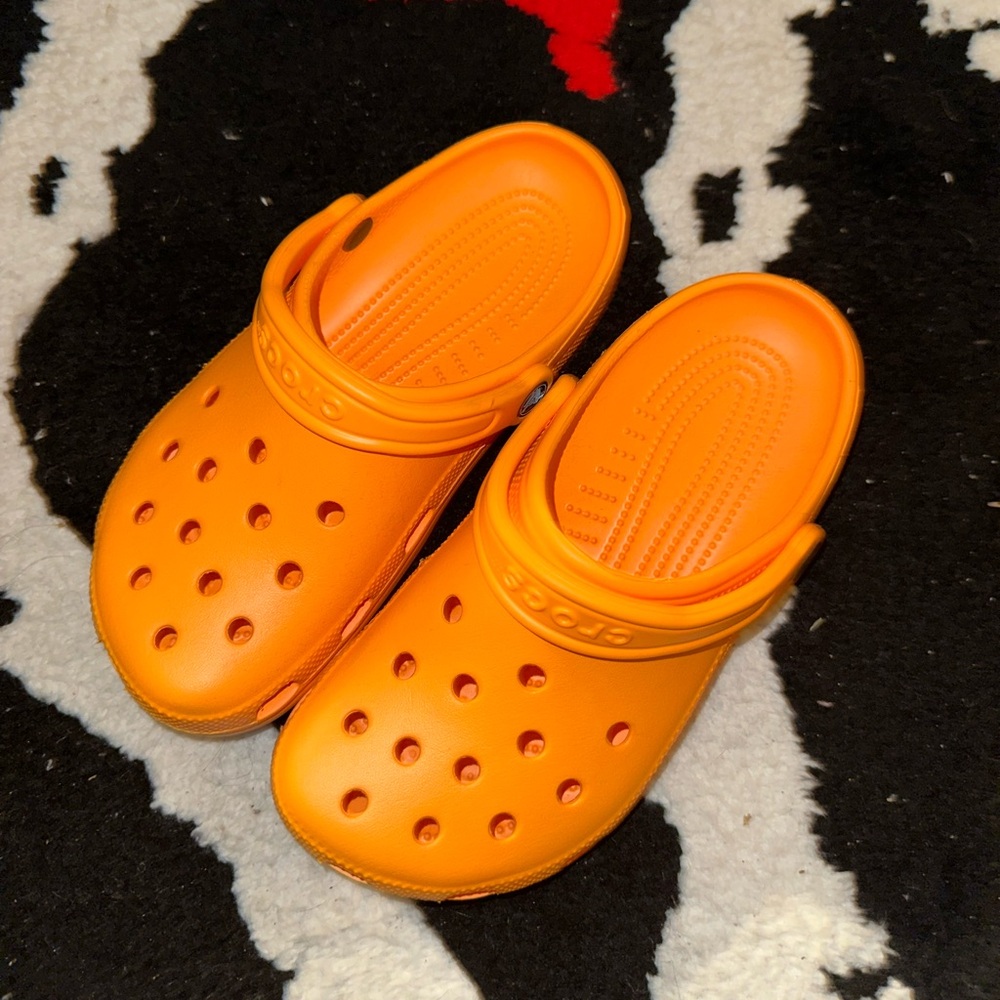 Orange crocs - Picture 2 of 3